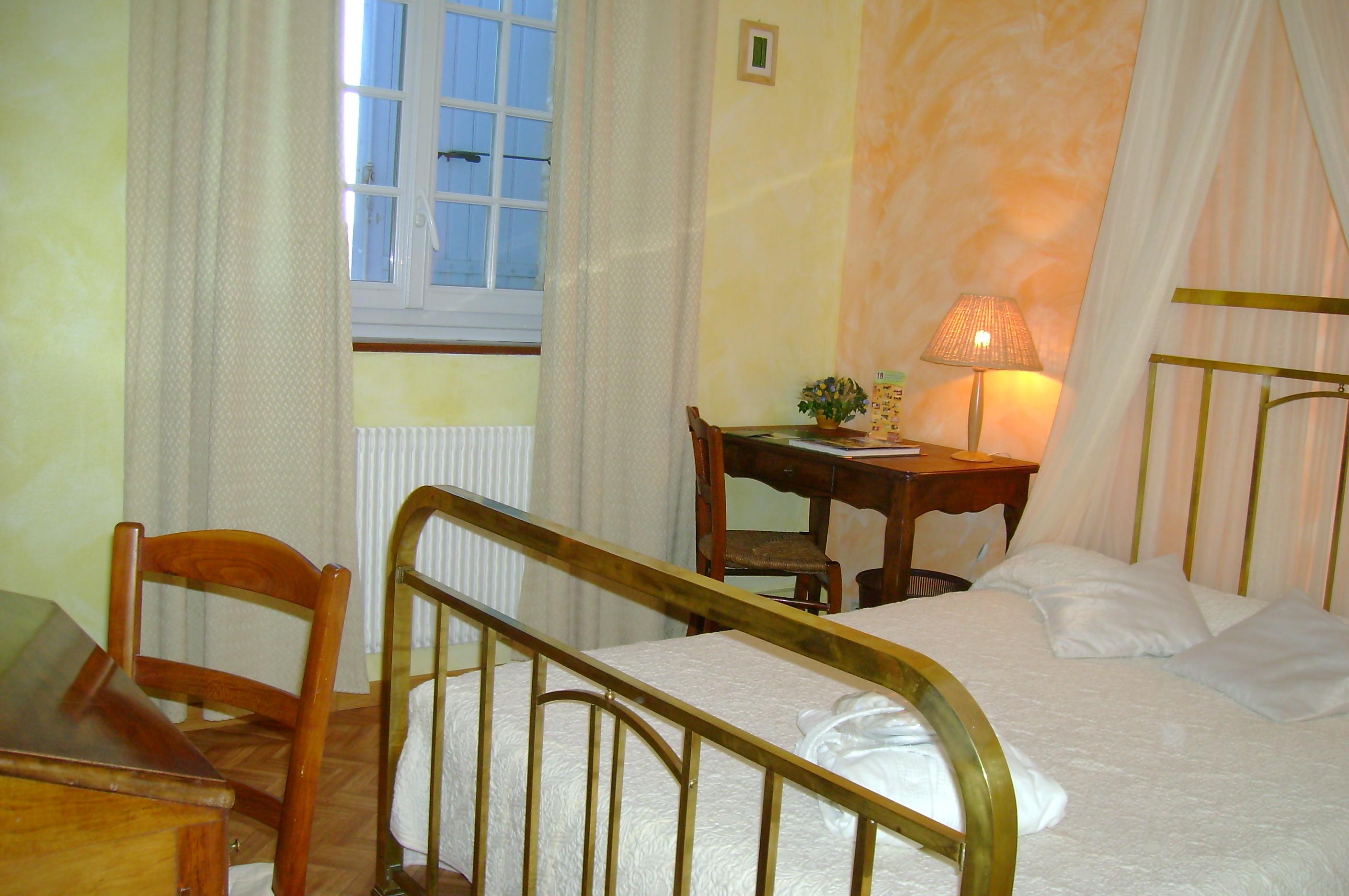 Logis Auberge De Tavel Exteriör bild