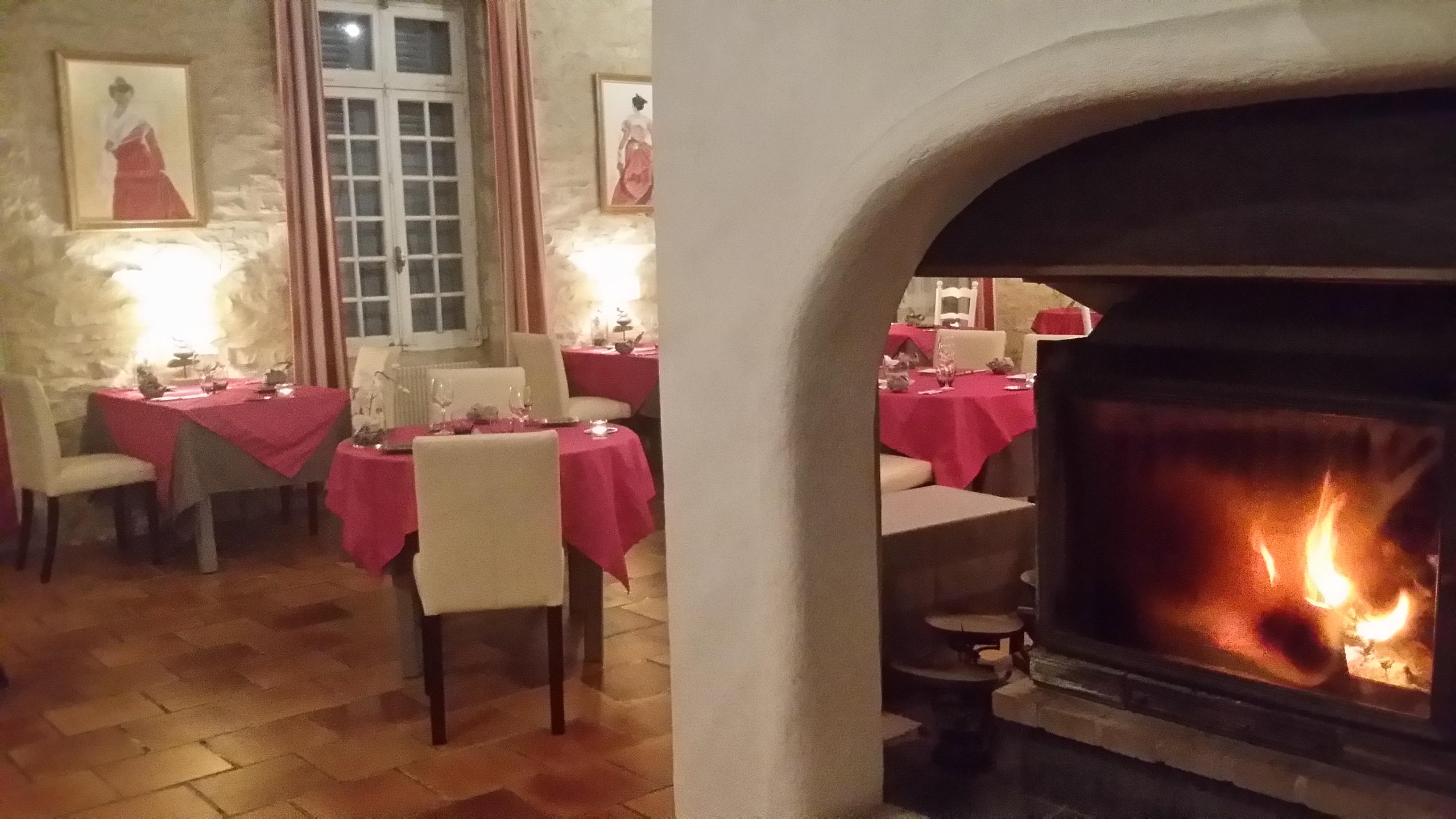 Logis Auberge De Tavel Exteriör bild