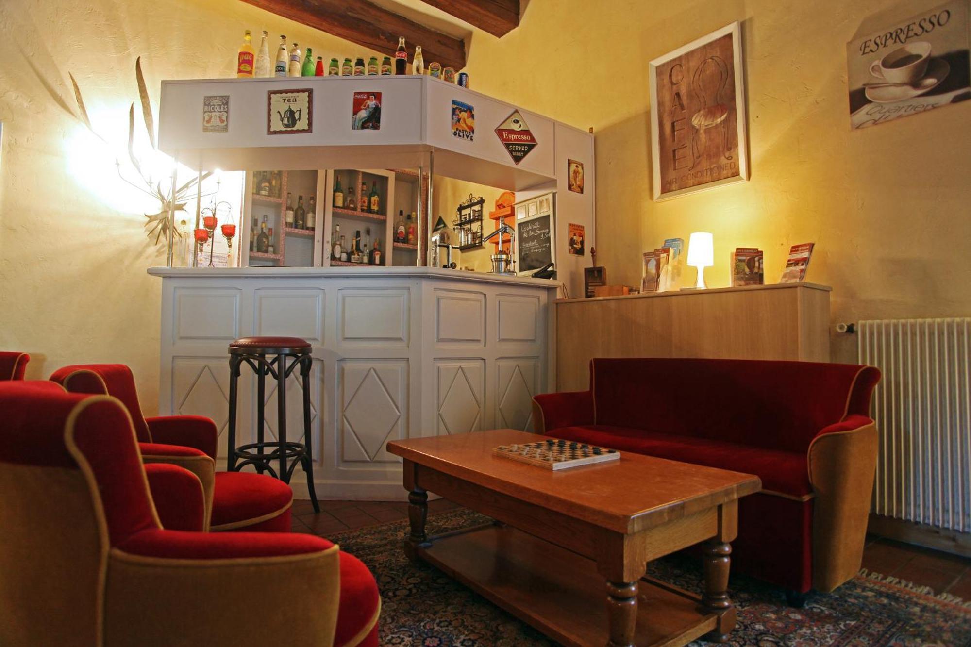Logis Auberge De Tavel Exteriör bild